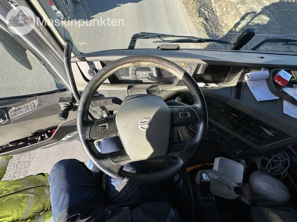 Φορτηγό φόρτωσης γάντζου Volvo FH 6*2: φωτογραφία 23 Φορτηγό φόρτωσης γάντζου Volvo FH 6*2: φωτογραφία 23