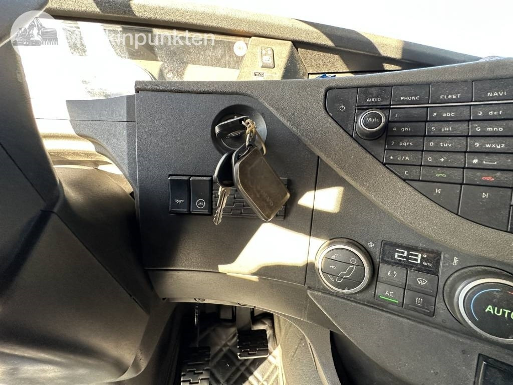 Φορτηγό φόρτωσης γάντζου Volvo FH 6*2: φωτογραφία 30 Φορτηγό φόρτωσης γάντζου Volvo FH 6*2: φωτογραφία 30