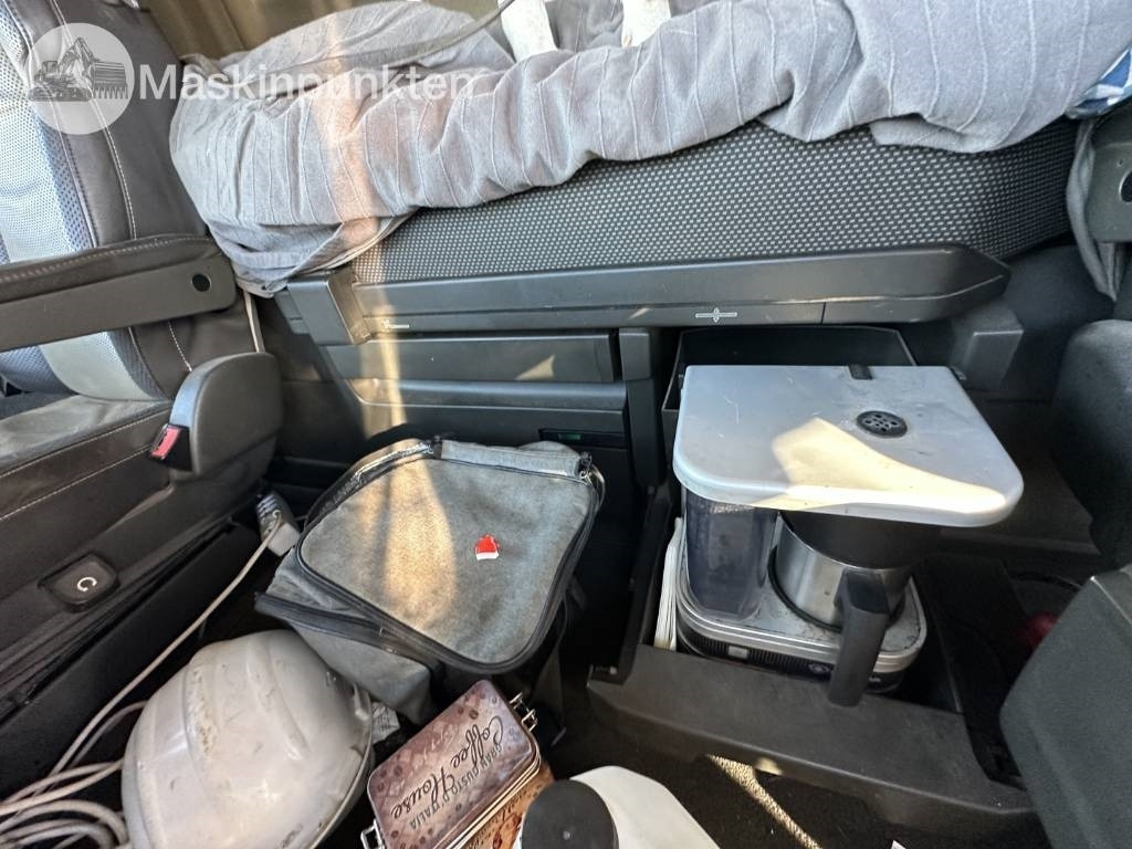 Φορτηγό φόρτωσης γάντζου Volvo FH 6*2: φωτογραφία 34 Φορτηγό φόρτωσης γάντζου Volvo FH 6*2: φωτογραφία 34