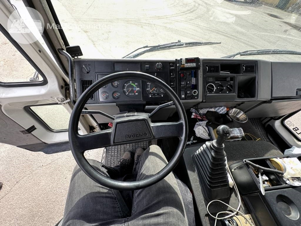 Φορτηγό κόφα Volvo FL 610 Verkstadsinredd: φωτογραφία 16