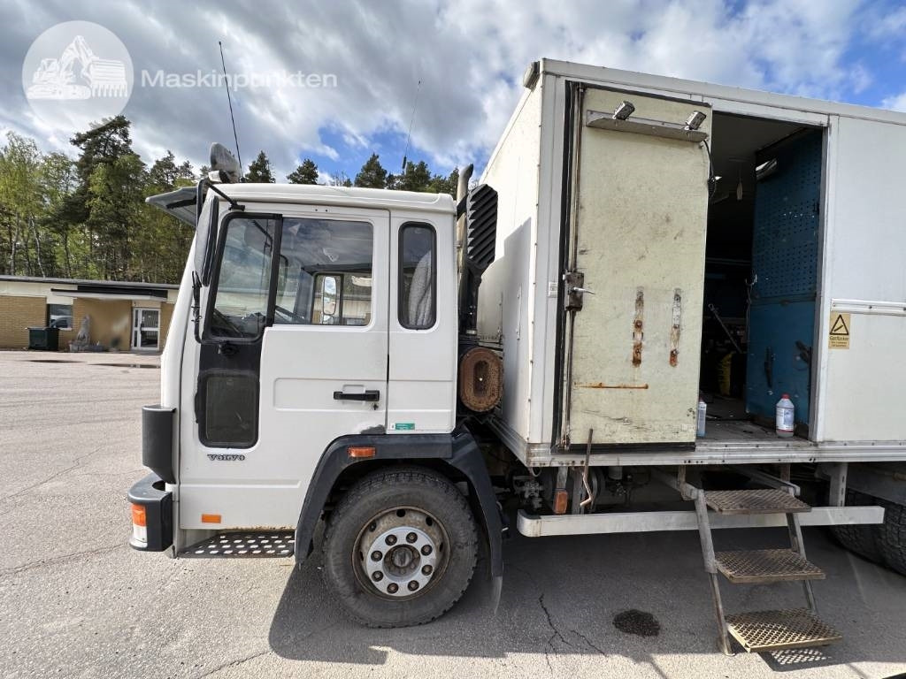 Φορτηγό κόφα Volvo FL 610 Verkstadsinredd: φωτογραφία 8