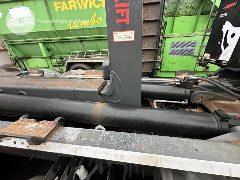 Φορτηγό φόρτωσης γάντζου Volvo FM 420: φωτογραφία 23