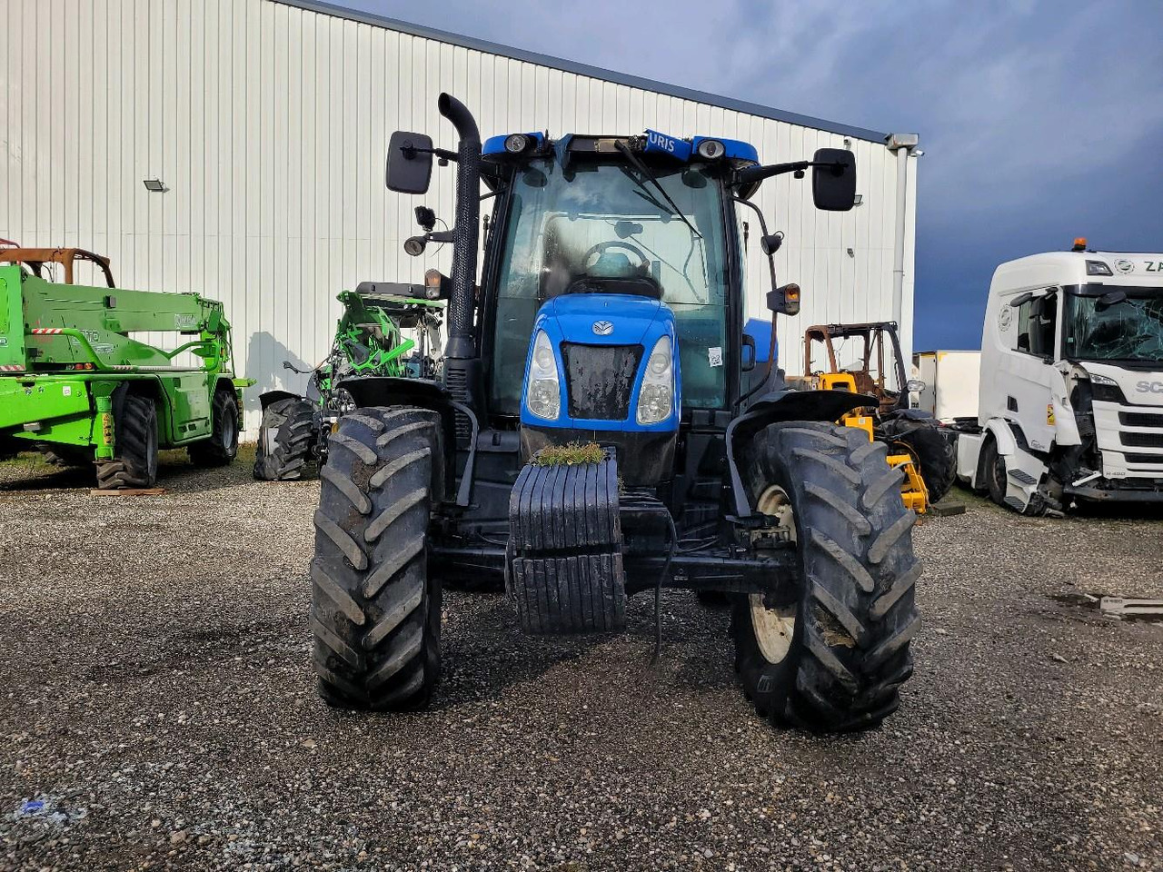 NEW HOLLAND T6.175 - Τρακτέρ: φωτογραφία 2 NEW HOLLAND T6.175 - Τρακτέρ: φωτογραφία 2