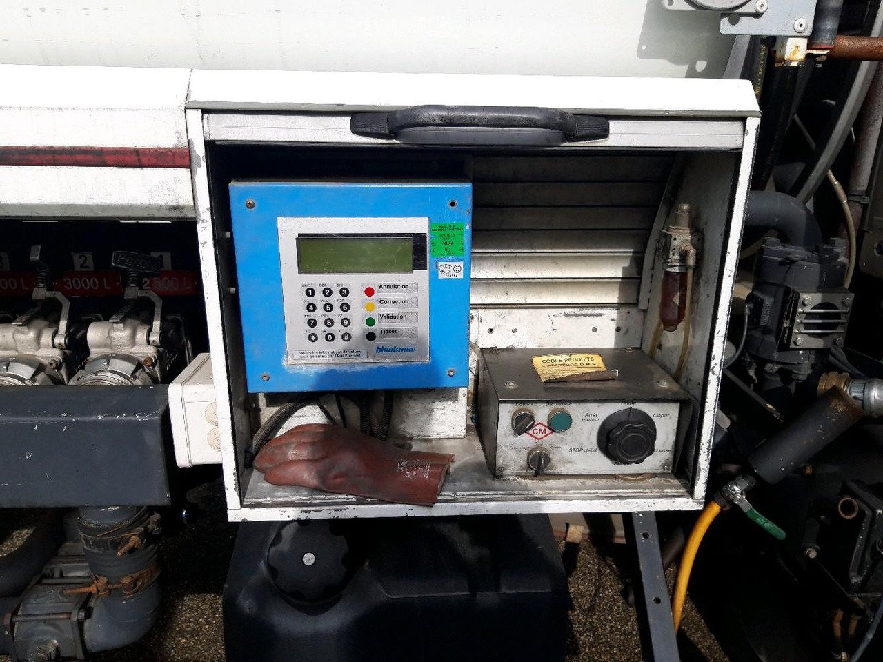 Φορτηγό βυτιοφόρο RENAULT MIDLUM CITERNE 7500: φωτογραφία 14 Φορτηγό βυτιοφόρο RENAULT MIDLUM CITERNE 7500: φωτογραφία 14