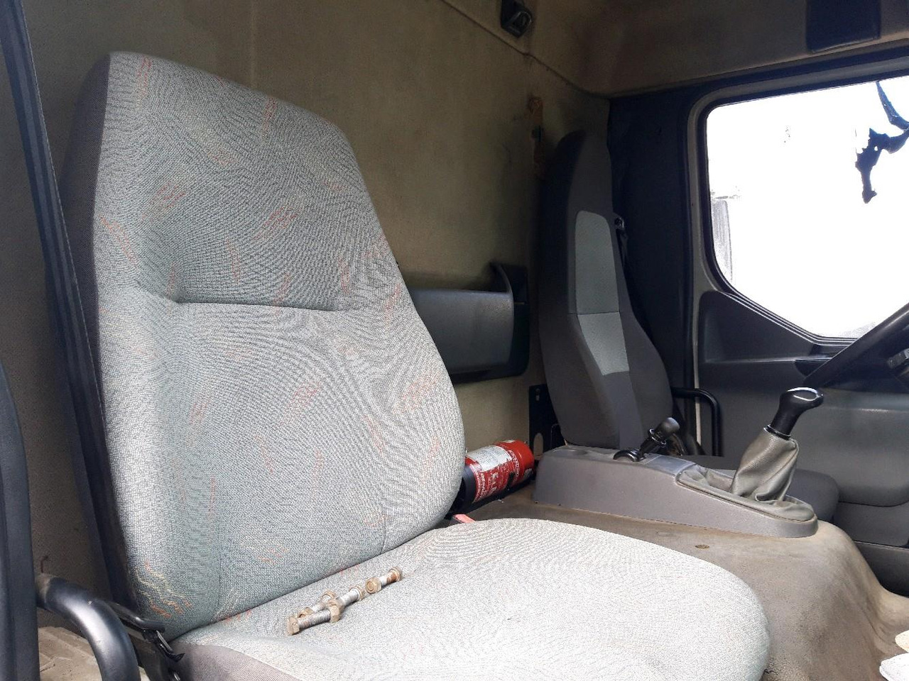 Φορτηγό βυτιοφόρο RENAULT MIDLUM CITERNE 7500: φωτογραφία 10 Φορτηγό βυτιοφόρο RENAULT MIDLUM CITERNE 7500: φωτογραφία 10