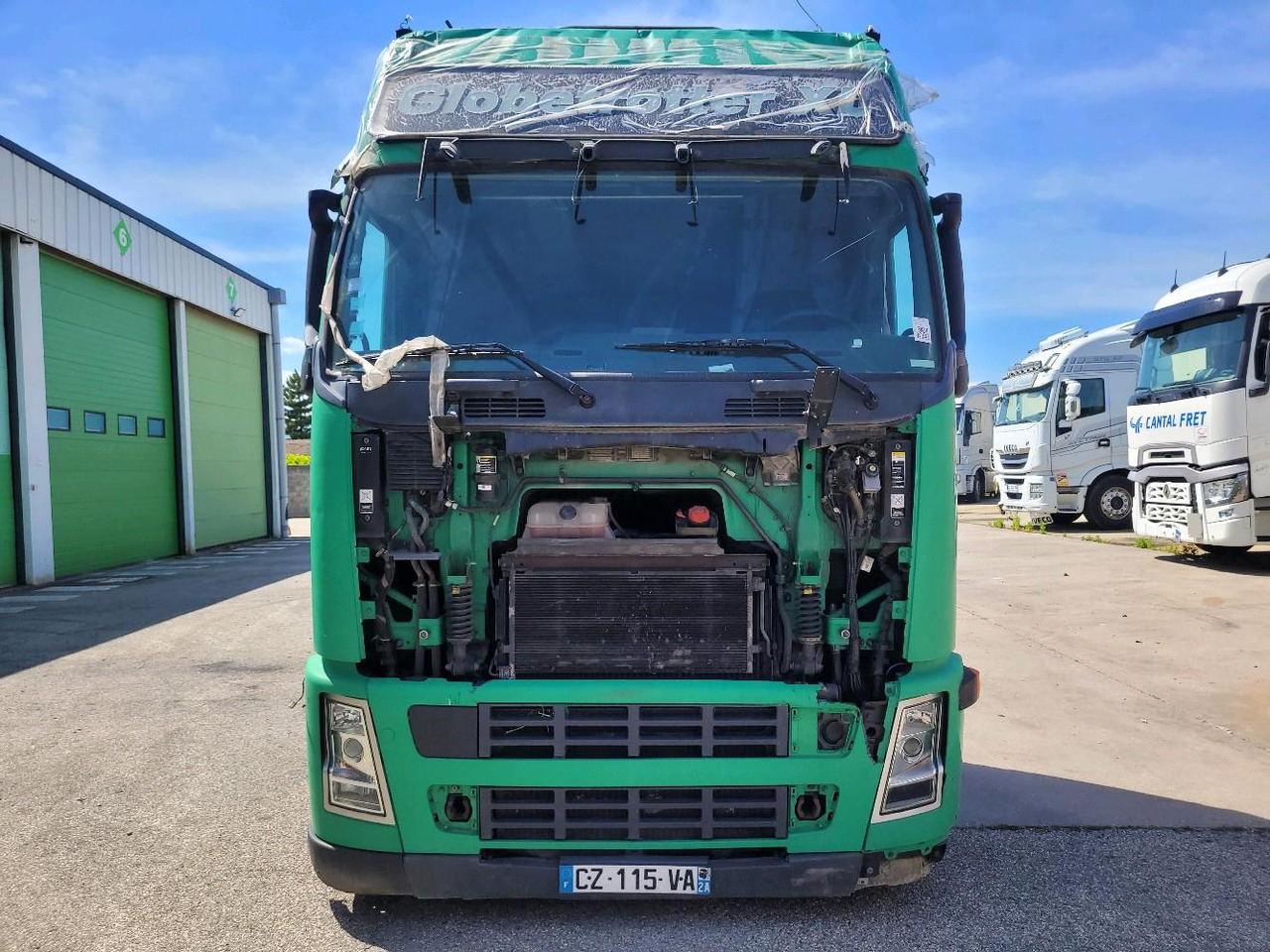 VOLVO FH12 420 GLOBETROTTER - Φορτηγό μεταφοράς εμπορευματοκιβωτίων/ Κινητό αμάξωμα: φωτογραφία 2 VOLVO FH12 420 GLOBETROTTER - Φορτηγό μεταφοράς εμπορευματοκιβωτίων/ Κινητό αμάξωμα: φωτογραφία 2