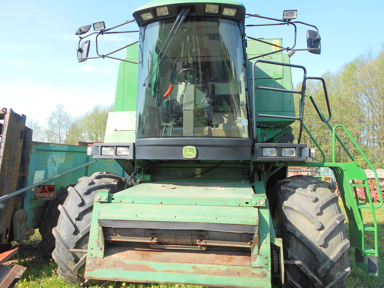 John Deere 1550 - Θεριζοαλωνιστική μηχανή: φωτογραφία 1 John Deere 1550 - Θεριζοαλωνιστική μηχανή: φωτογραφία 1