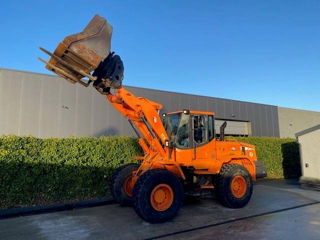 Doosan DL 200  - Ελαστιχοφόρος φορτωτής: φωτογραφία 1 Doosan DL 200  - Ελαστιχοφόρος φορτωτής: φωτογραφία 1
