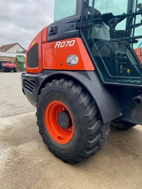 Ελαστιχοφόρος φορτωτής Kubota R 065: φωτογραφία 17