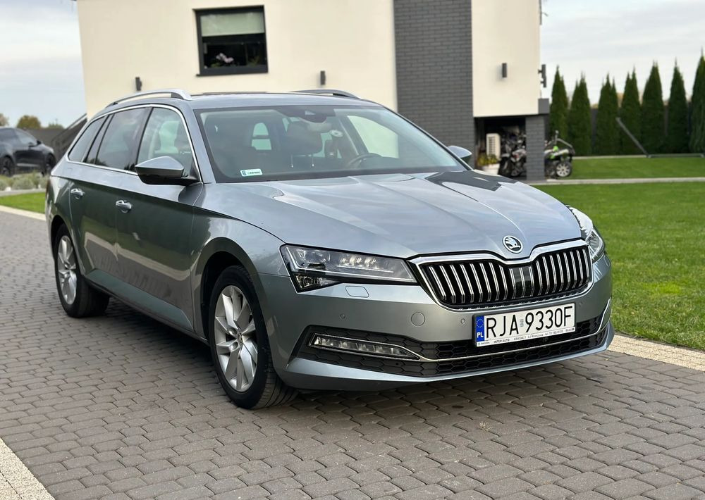 Skoda Superb 2.0 TDI SCR Style DSG - Station wagon: φωτογραφία 3 Skoda Superb 2.0 TDI SCR Style DSG - Station wagon: φωτογραφία 3