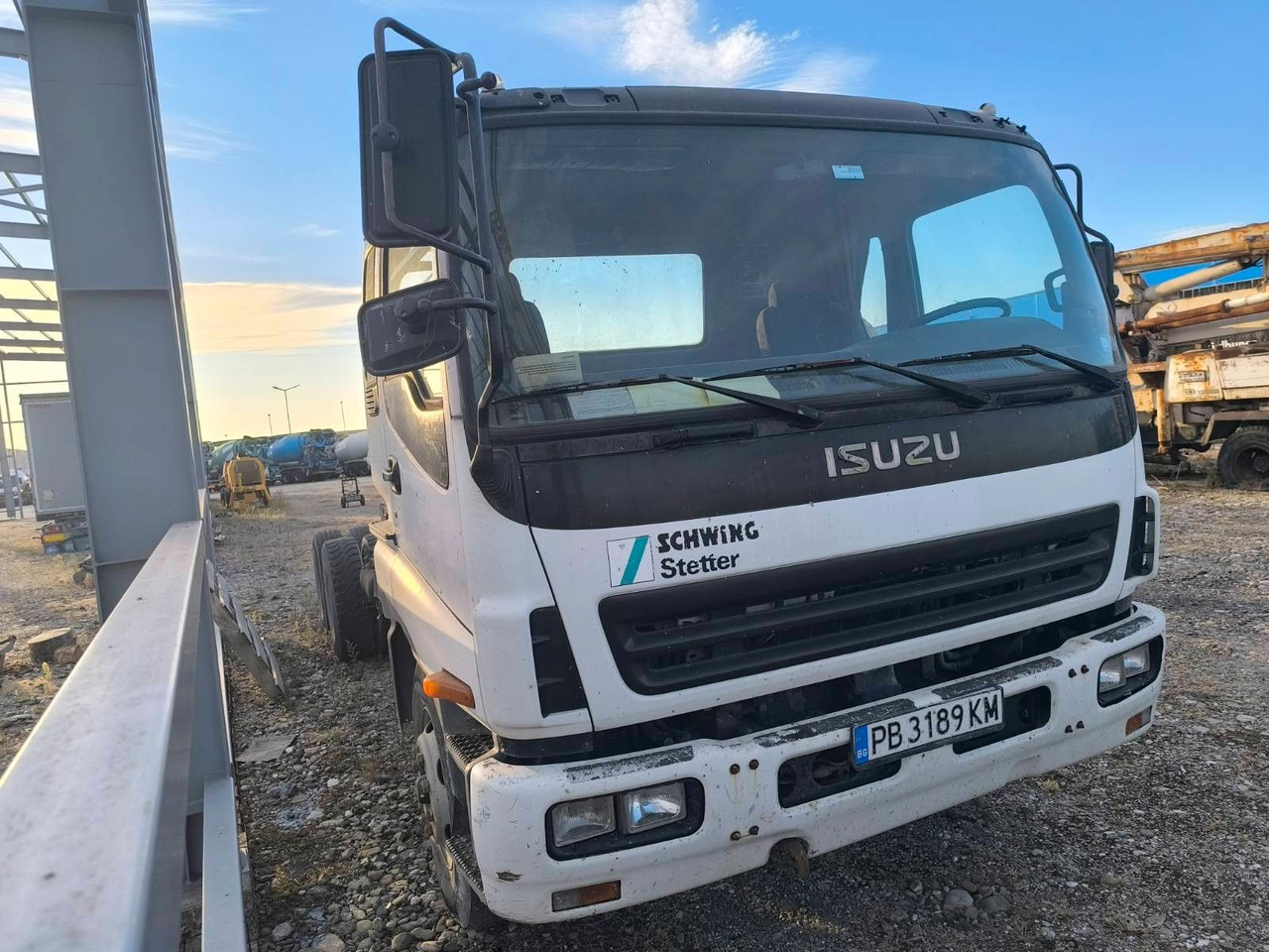 Isuzu 2.8 CXZ 81 - Φορτηγό σασί: φωτογραφία 1 Isuzu 2.8 CXZ 81 - Φορτηγό σασί: φωτογραφία 1