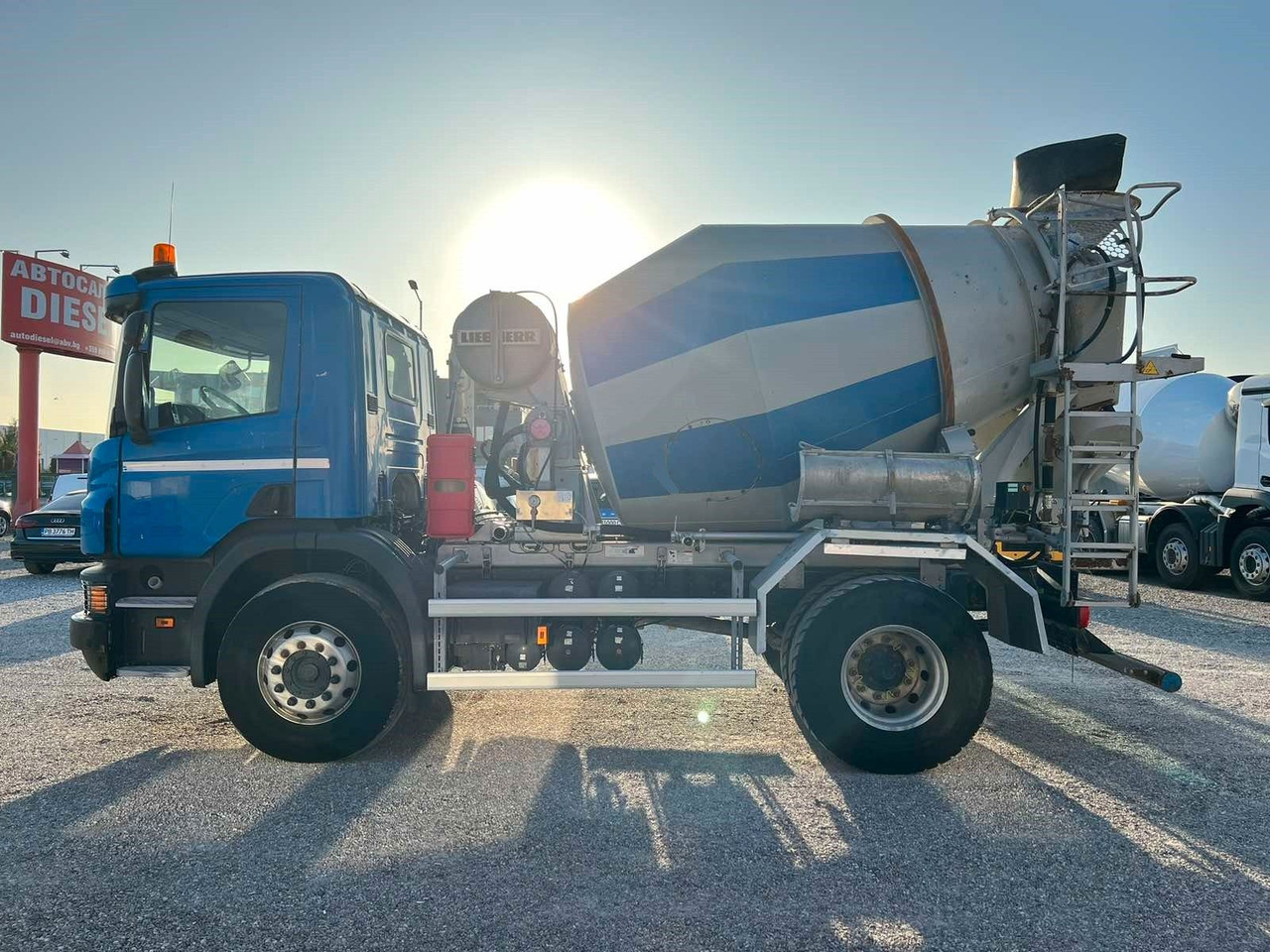 Scania P320 LIEBHERR 4M3 - Μπετονιέρα φορτηγό: φωτογραφία 4 Scania P320 LIEBHERR 4M3 - Μπετονιέρα φορτηγό: φωτογραφία 4