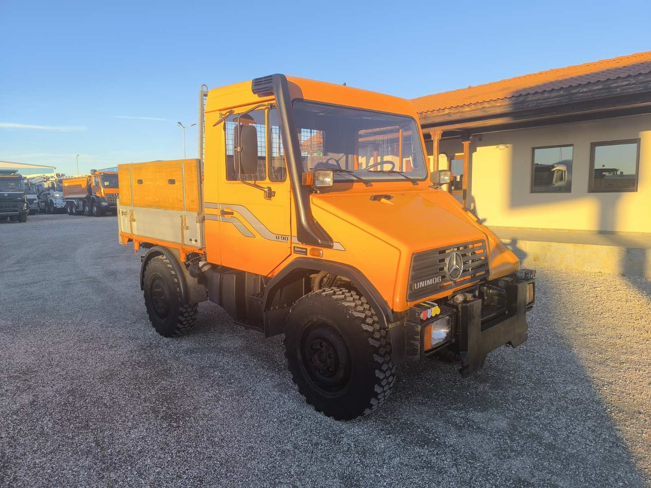 UNIMOG U90 - Φορτηγό ανατρεπόμενο: φωτογραφία 1 UNIMOG U90 - Φορτηγό ανατρεπόμενο: φωτογραφία 1