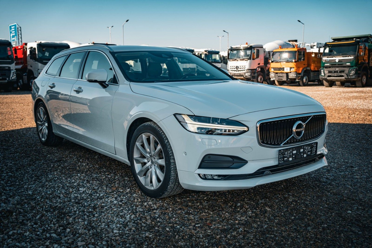 Volvo V90 D4 Momentum 2.0D - Station wagon: φωτογραφία 1 Volvo V90 D4 Momentum 2.0D - Station wagon: φωτογραφία 1