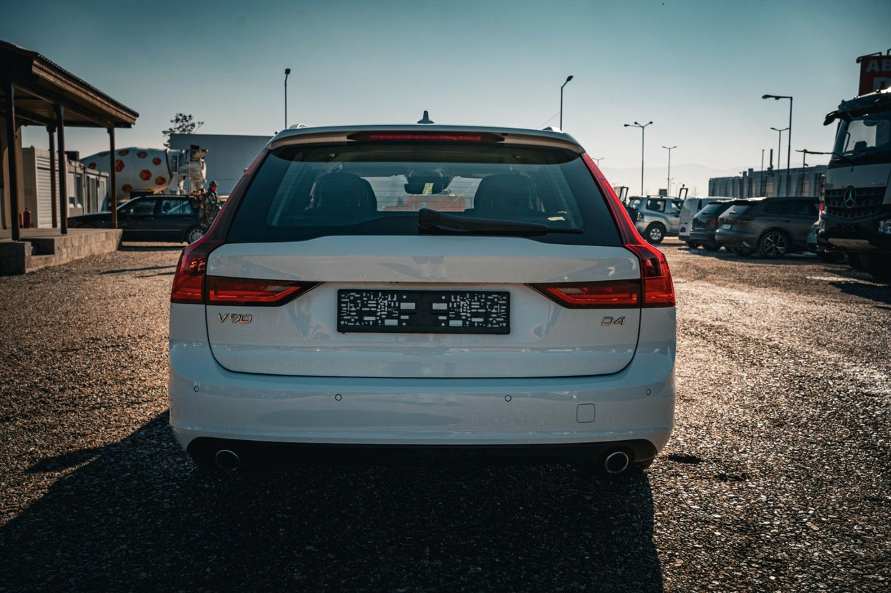 Volvo V90 D4 Momentum 2.0D - Station wagon: φωτογραφία 5 Volvo V90 D4 Momentum 2.0D - Station wagon: φωτογραφία 5