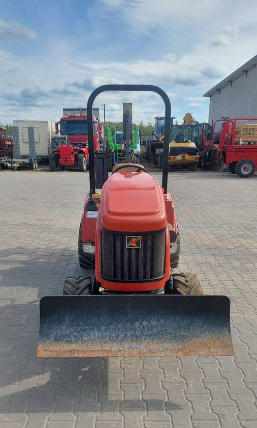 Koparka łańcuchowa Ditch Witch RT30 - Εκσκαφέας τάφρων: φωτογραφία 3 Koparka łańcuchowa Ditch Witch RT30 - Εκσκαφέας τάφρων: φωτογραφία 3