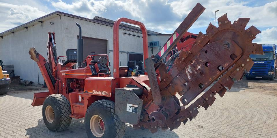 Koparka łańcuchowa pługoukładacz Ditch Witch 8020 Combo - Εκσκαφέας τάφρων: φωτογραφία 5 Koparka łańcuchowa pługoukładacz Ditch Witch 8020 Combo - Εκσκαφέας τάφρων: φωτογραφία 5