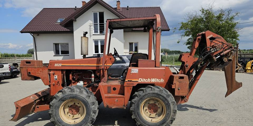 Pługoukładacz wibropług Ditch Witch 8020 układanie kabli światłowód - Κατασκευή μηχανήματα: φωτογραφία 1 Pługoukładacz wibropług Ditch Witch 8020 układanie kabli światłowód - Κατασκευή μηχανήματα: φωτογραφία 1