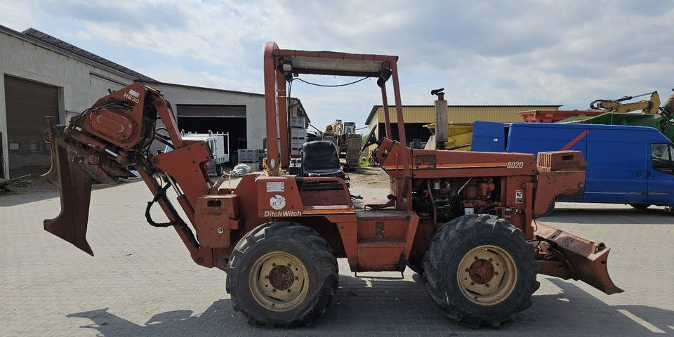 Pługoukładacz wibropług Ditch Witch 8020 układanie kabli światłowód - Κατασκευή μηχανήματα: φωτογραφία 5 Pługoukładacz wibropług Ditch Witch 8020 układanie kabli światłowód - Κατασκευή μηχανήματα: φωτογραφία 5