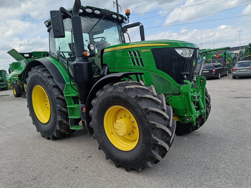 John Deere 6215R - Τρακτέρ: φωτογραφία 1 John Deere 6215R - Τρακτέρ: φωτογραφία 1