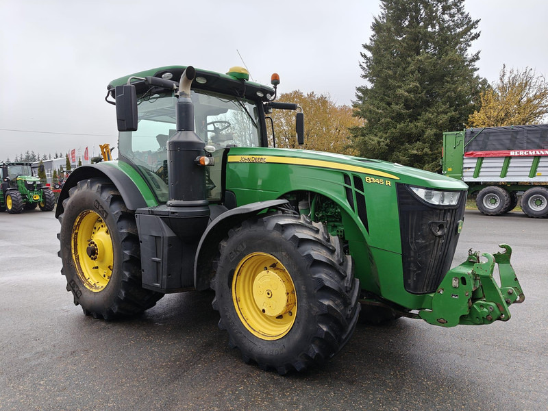 John Deere 8345R e23 - Τρακτέρ: φωτογραφία 1 John Deere 8345R e23 - Τρακτέρ: φωτογραφία 1