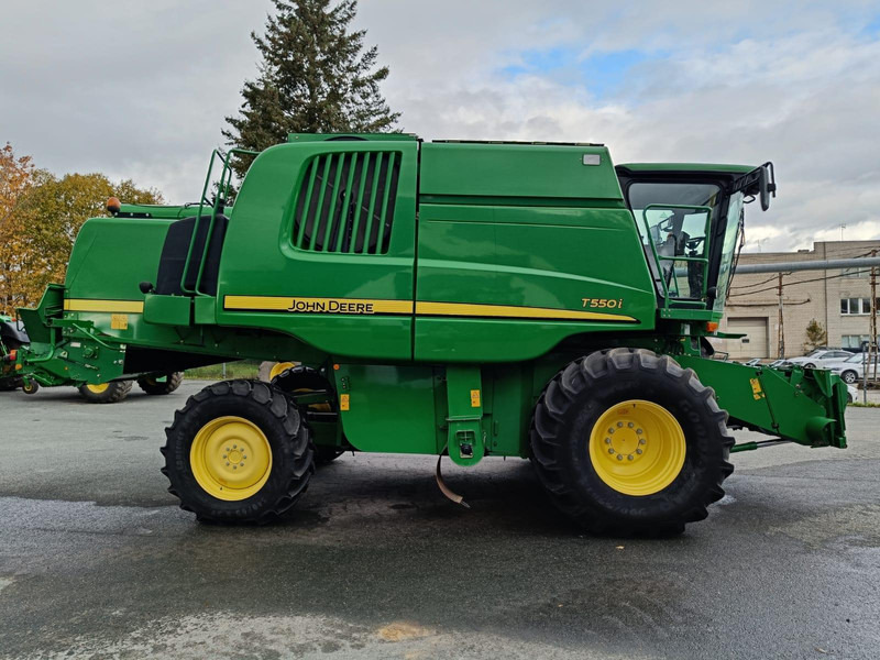 John Deere T550 - Θεριζοαλωνιστική μηχανή: φωτογραφία 2 John Deere T550 - Θεριζοαλωνιστική μηχανή: φωτογραφία 2