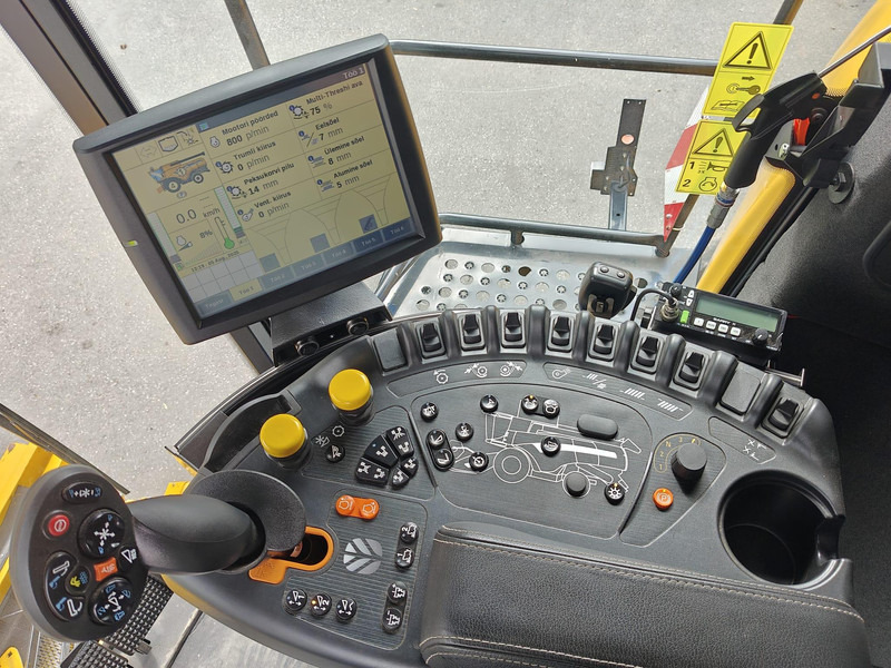 Θεριζοαλωνιστική μηχανή New Holland CX 8.90: φωτογραφία 18 Θεριζοαλωνιστική μηχανή New Holland CX 8.90: φωτογραφία 18