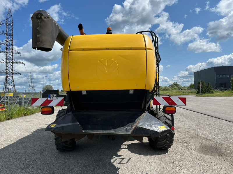 New Holland CX 860 - Θεριζοαλωνιστική μηχανή: φωτογραφία 4 New Holland CX 860 - Θεριζοαλωνιστική μηχανή: φωτογραφία 4