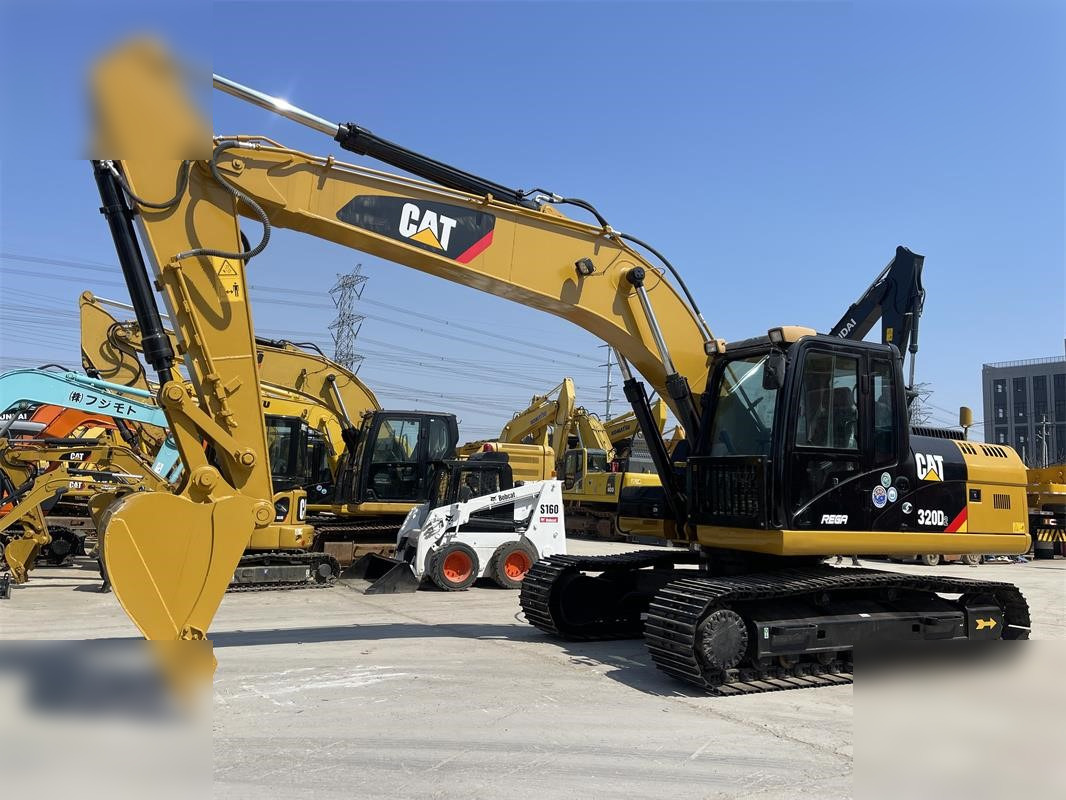 CATERPILLAR 320D2 - Ερπυστριοφόρος εκσκαφέας: φωτογραφία 2 CATERPILLAR 320D2 - Ερπυστριοφόρος εκσκαφέας: φωτογραφία 2