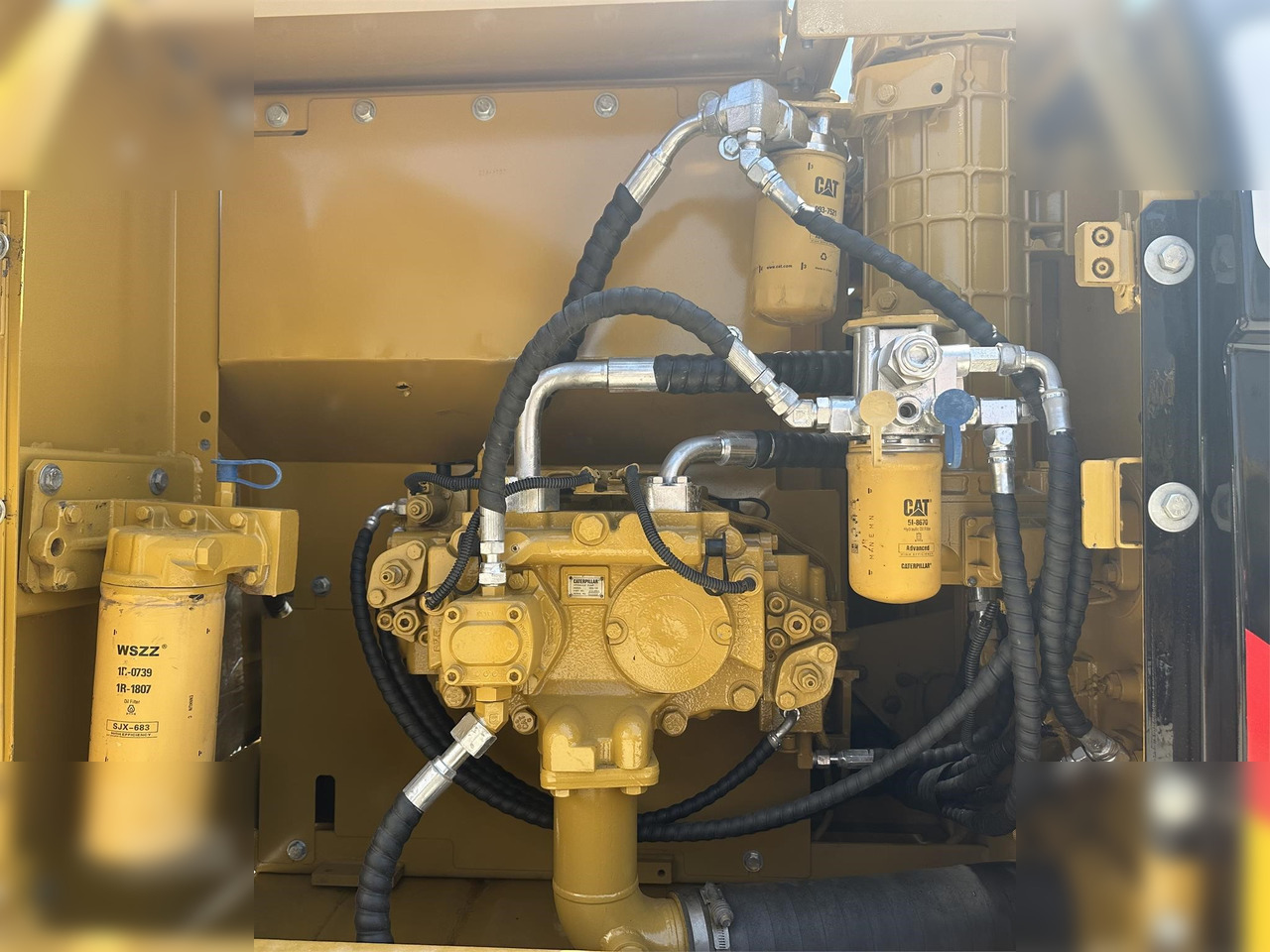 CATERPILLAR 323DL - Ερπυστριοφόρος εκσκαφέας: φωτογραφία 3 CATERPILLAR 323DL - Ερπυστριοφόρος εκσκαφέας: φωτογραφία 3