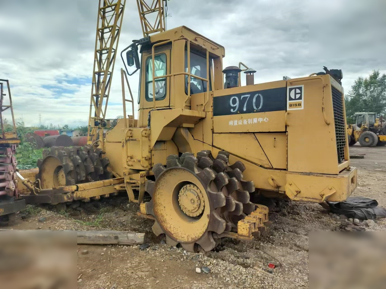 CATERPILLAR 815B - Ασφαλτικός οδοστρωτήρας: φωτογραφία 2 CATERPILLAR 815B - Ασφαλτικός οδοστρωτήρας: φωτογραφία 2