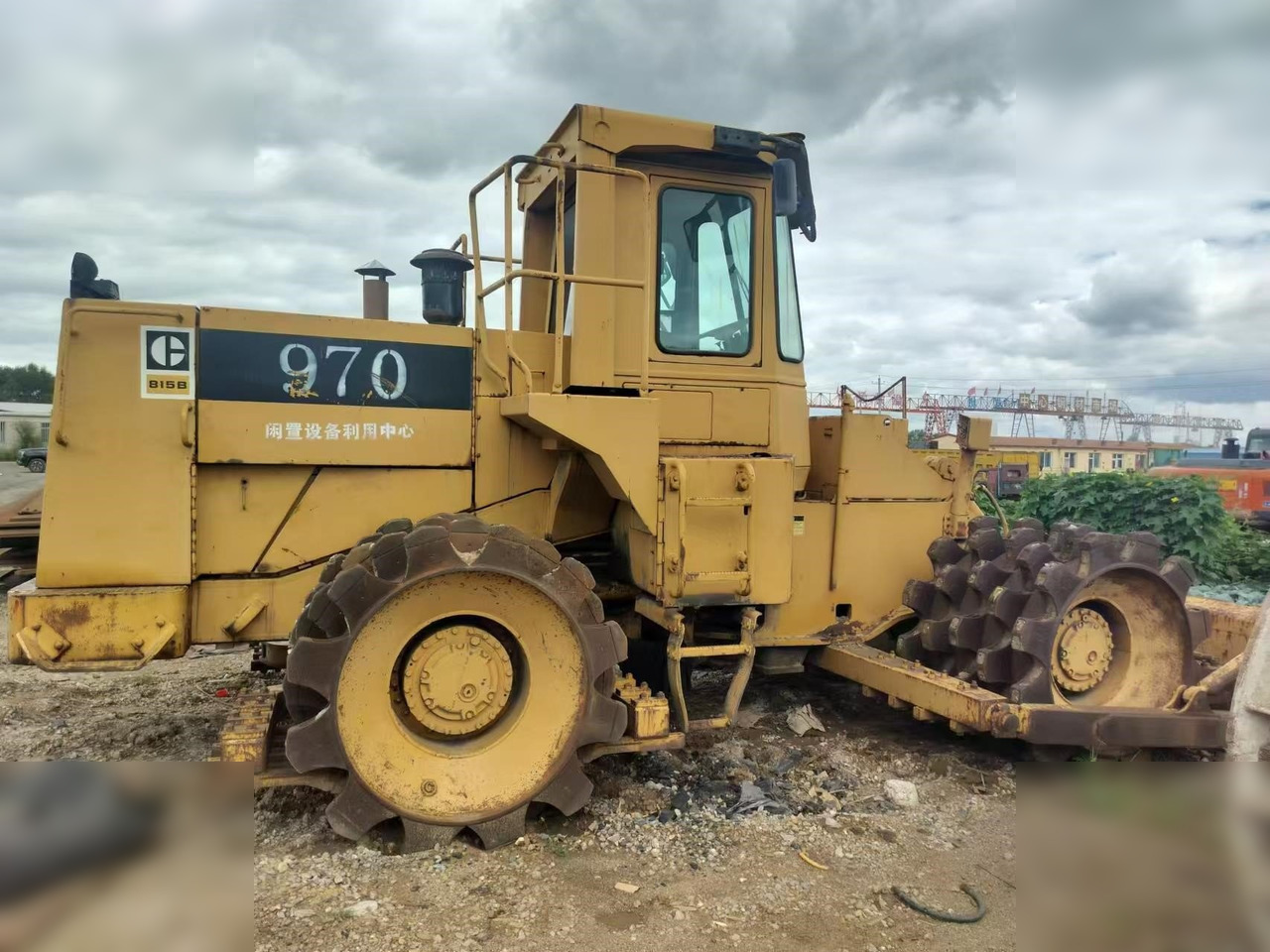 CATERPILLAR 815B - Ασφαλτικός οδοστρωτήρας: φωτογραφία 1 CATERPILLAR 815B - Ασφαλτικός οδοστρωτήρας: φωτογραφία 1