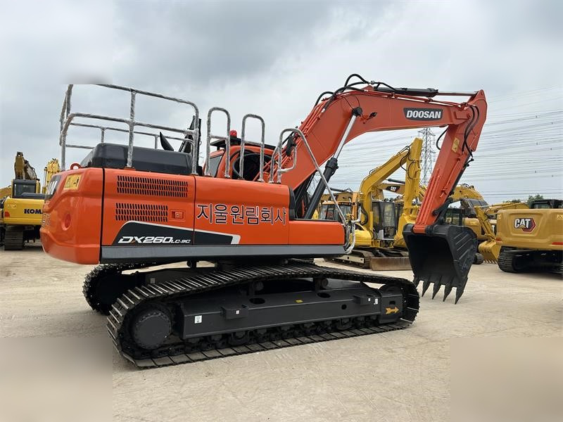 DOOSAN DX260 LC - Ερπυστριοφόρος εκσκαφέας: φωτογραφία 1 DOOSAN DX260 LC - Ερπυστριοφόρος εκσκαφέας: φωτογραφία 1