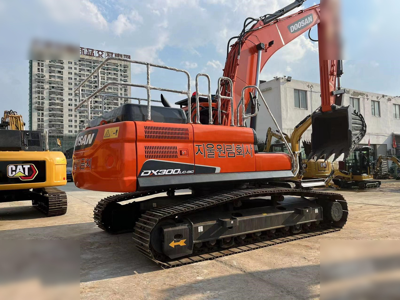 DOOSAN DX300 LC-9C - Ερπυστριοφόρος εκσκαφέας: φωτογραφία 4 DOOSAN DX300 LC-9C - Ερπυστριοφόρος εκσκαφέας: φωτογραφία 4