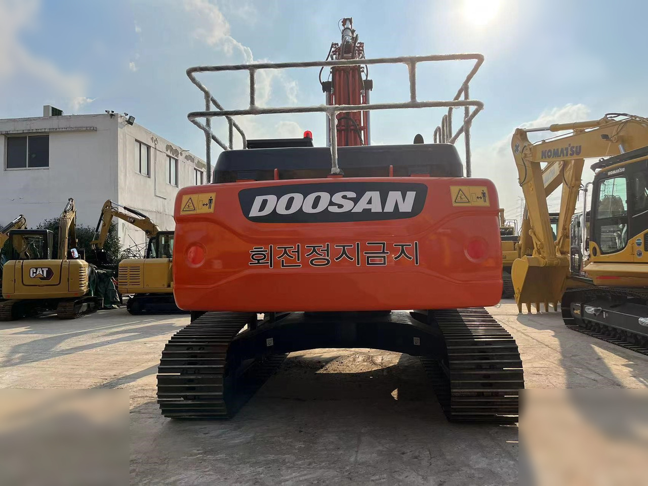 DOOSAN DX300 LCA - Ερπυστριοφόρος εκσκαφέας: φωτογραφία 2 DOOSAN DX300 LCA - Ερπυστριοφόρος εκσκαφέας: φωτογραφία 2