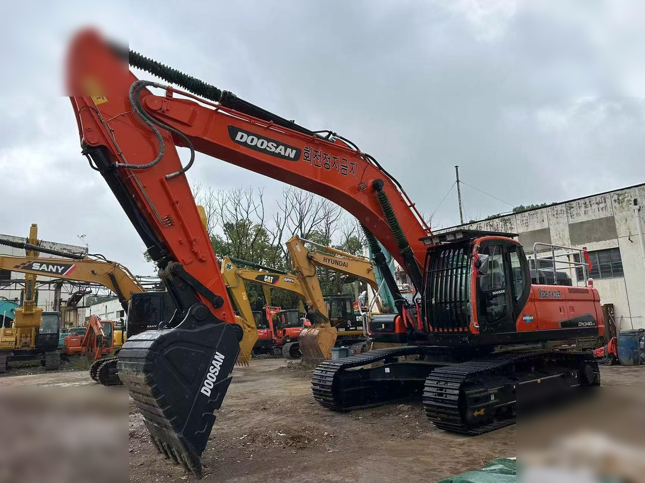 DOOSAN DX340 LCA - Ερπυστριοφόρος εκσκαφέας: φωτογραφία 3 DOOSAN DX340 LCA - Ερπυστριοφόρος εκσκαφέας: φωτογραφία 3