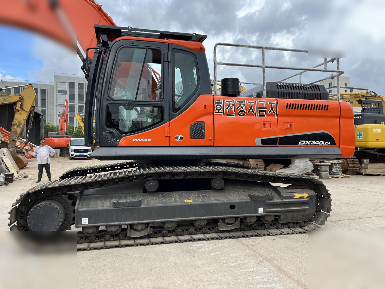 DOOSAN DX340 LCA - Ερπυστριοφόρος εκσκαφέας: φωτογραφία 5 DOOSAN DX340 LCA - Ερπυστριοφόρος εκσκαφέας: φωτογραφία 5