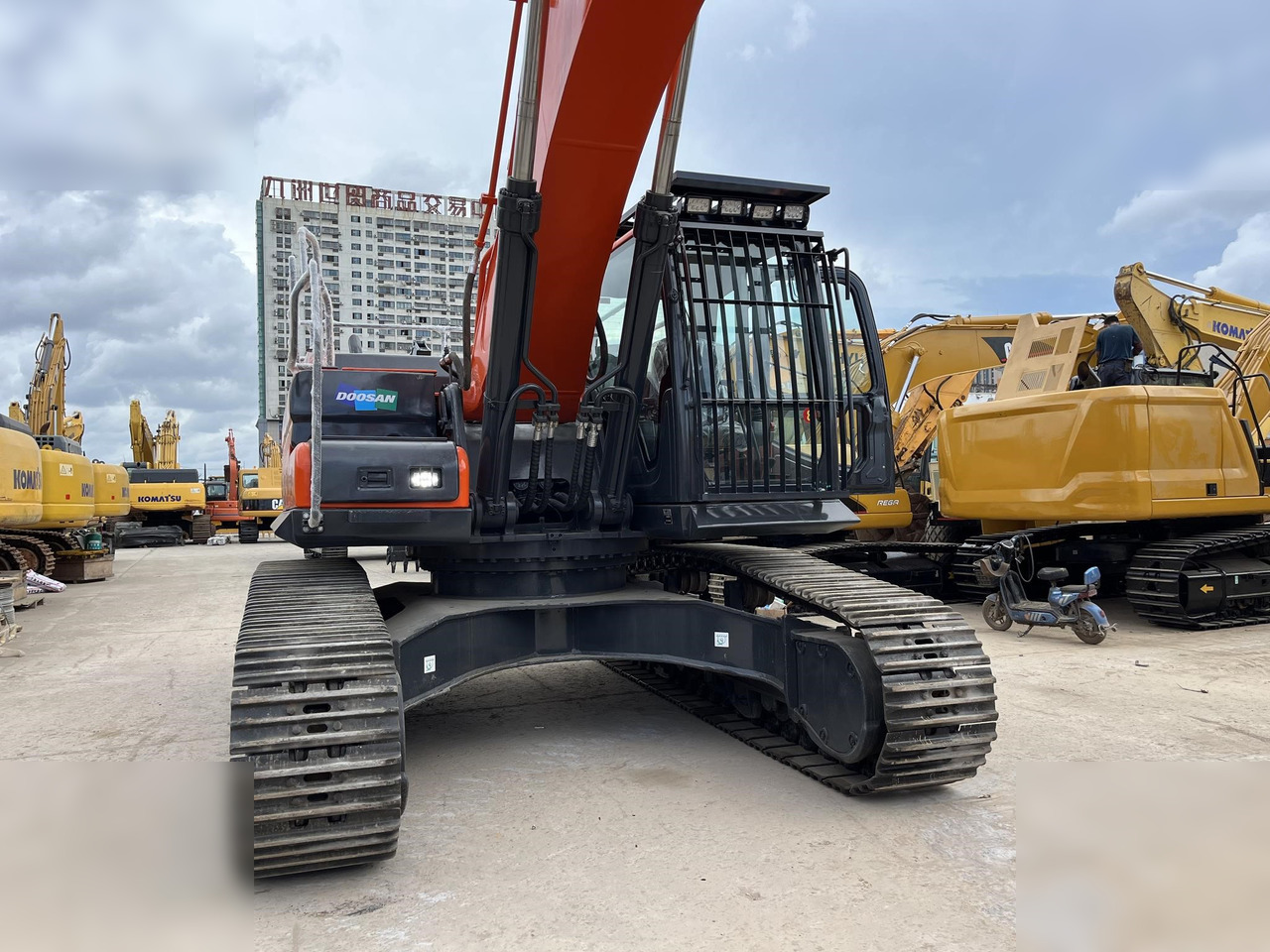 DOOSAN DX340 LCA - Ερπυστριοφόρος εκσκαφέας: φωτογραφία 2 DOOSAN DX340 LCA - Ερπυστριοφόρος εκσκαφέας: φωτογραφία 2