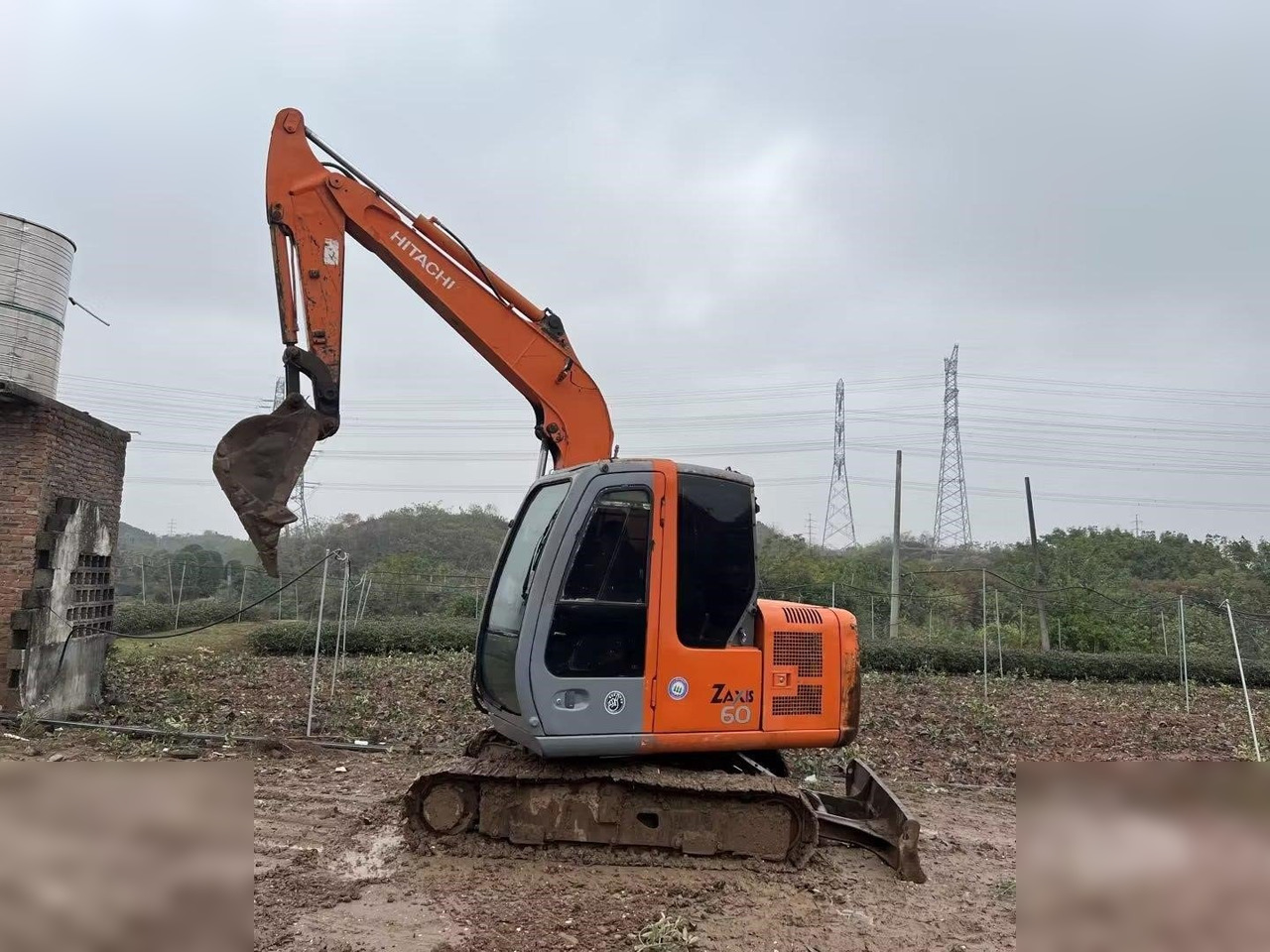 HITACHI ZX60 - Ερπυστριοφόρος εκσκαφέας: φωτογραφία 1 HITACHI ZX60 - Ερπυστριοφόρος εκσκαφέας: φωτογραφία 1
