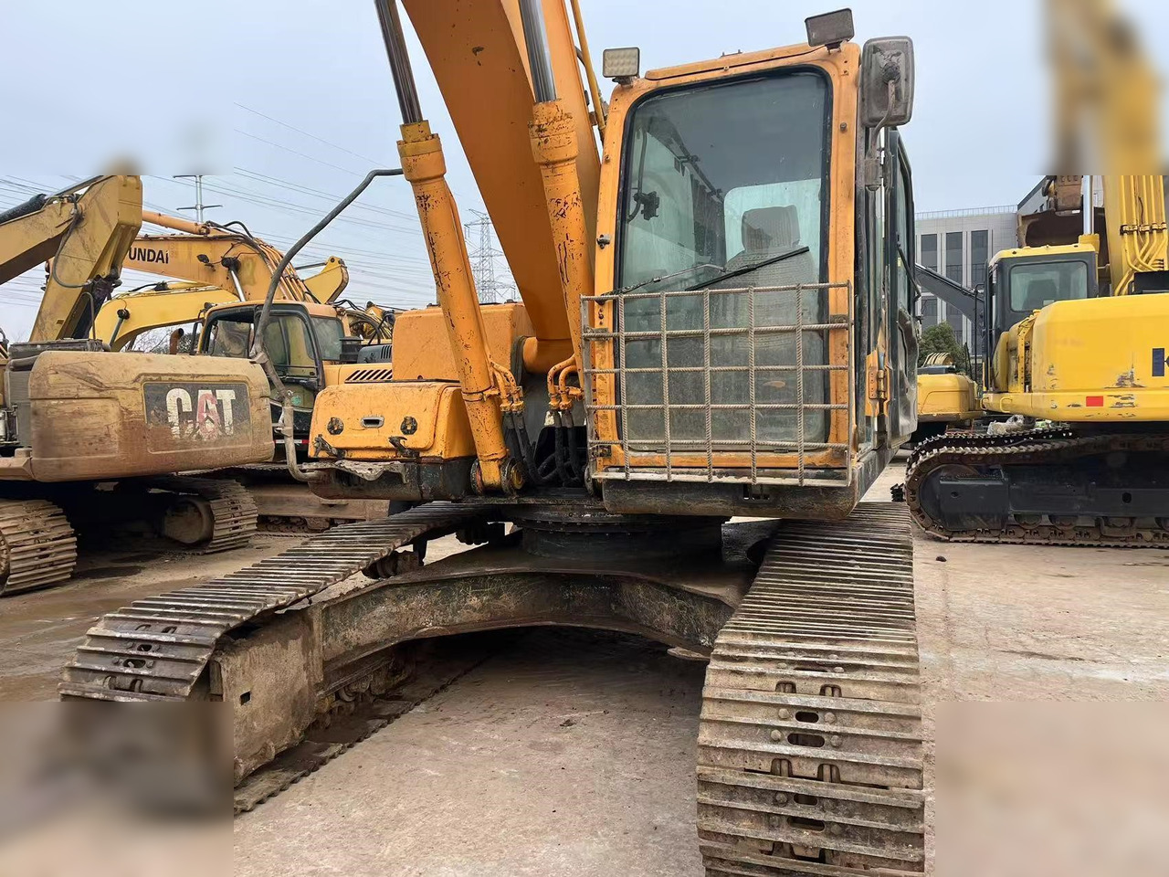 HYUNDAI ROBEX 220 LC-9S - Ερπυστριοφόρος εκσκαφέας: φωτογραφία 4 HYUNDAI ROBEX 220 LC-9S - Ερπυστριοφόρος εκσκαφέας: φωτογραφία 4