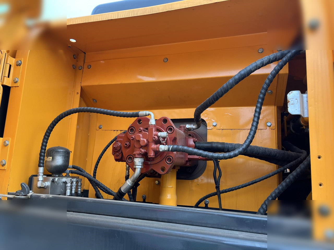 Ερπυστριοφόρος εκσκαφέας HYUNDAI ROBEX 300 LC-9: φωτογραφία 8