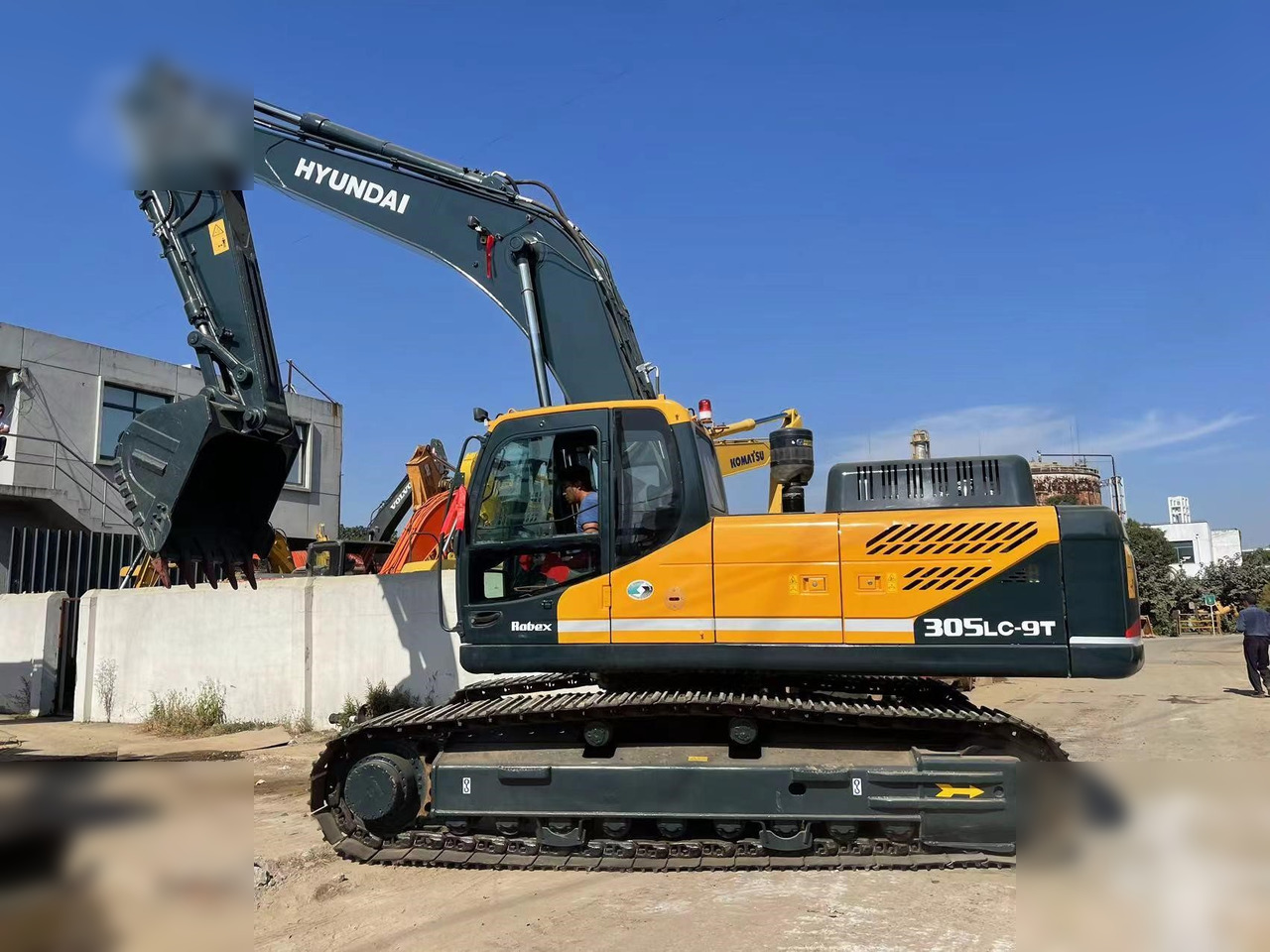 HYUNDAI ROBEX 305 LC-9T - Ερπυστριοφόρος εκσκαφέας: φωτογραφία 1 HYUNDAI ROBEX 305 LC-9T - Ερπυστριοφόρος εκσκαφέας: φωτογραφία 1