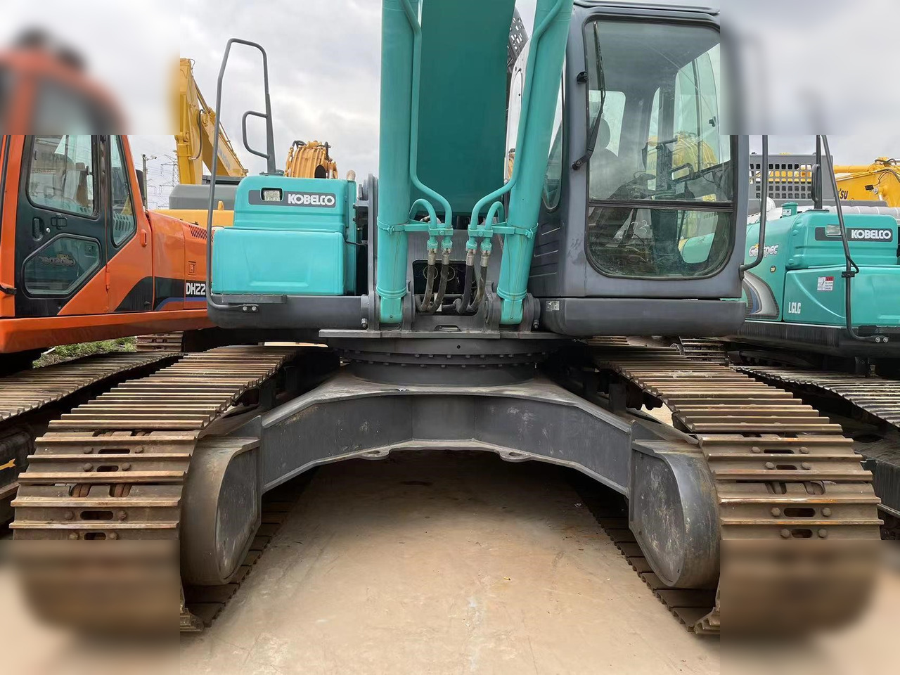 KOBELCO SK350D - Ερπυστριοφόρος εκσκαφέας: φωτογραφία 3 KOBELCO SK350D - Ερπυστριοφόρος εκσκαφέας: φωτογραφία 3