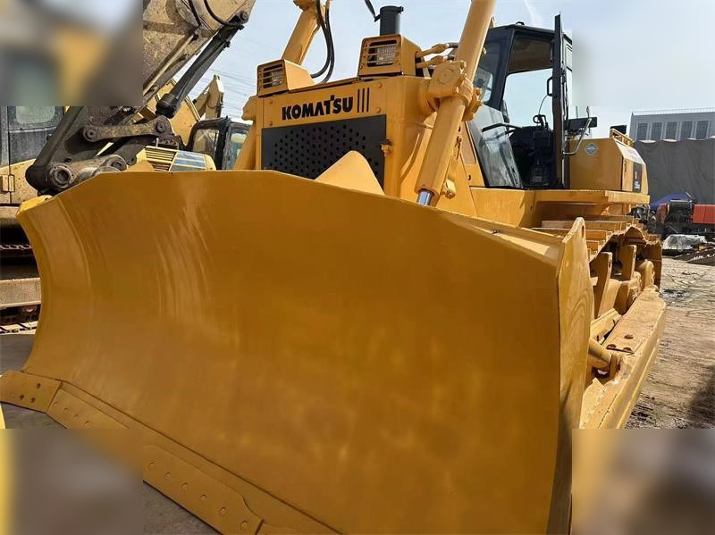 KOMATSU D155A-5 - Μπουλντόζα: φωτογραφία 4 KOMATSU D155A-5 - Μπουλντόζα: φωτογραφία 4