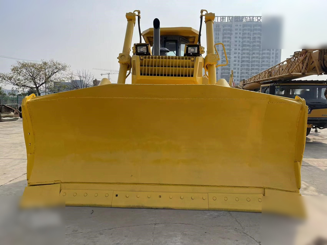 KOMATSU D155AX-3 - Μπουλντόζα: φωτογραφία 3 KOMATSU D155AX-3 - Μπουλντόζα: φωτογραφία 3