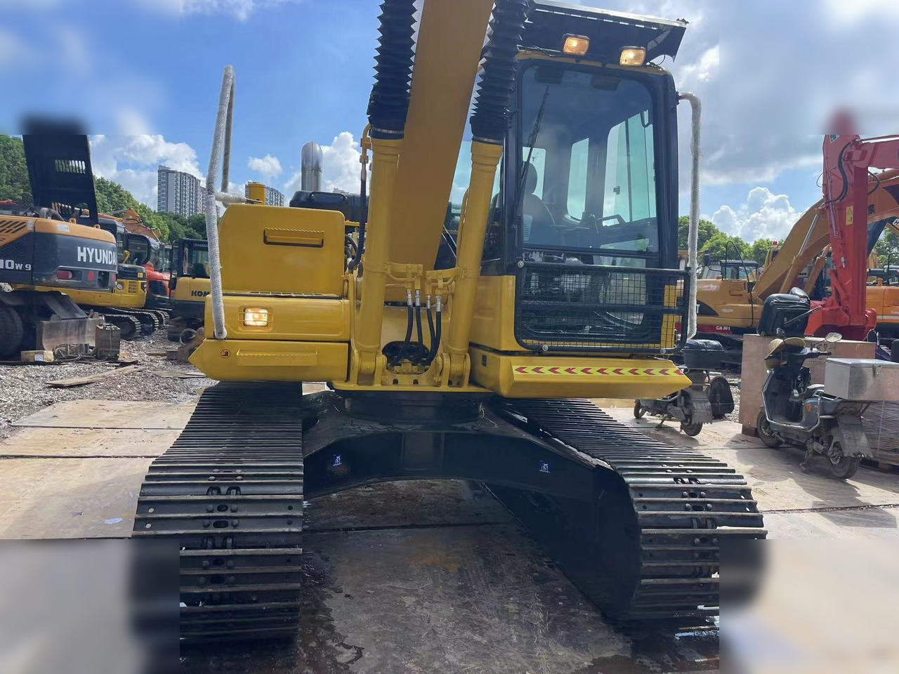 KOMATSU PC120-8 - Ερπυστριοφόρος εκσκαφέας: φωτογραφία 4 KOMATSU PC120-8 - Ερπυστριοφόρος εκσκαφέας: φωτογραφία 4