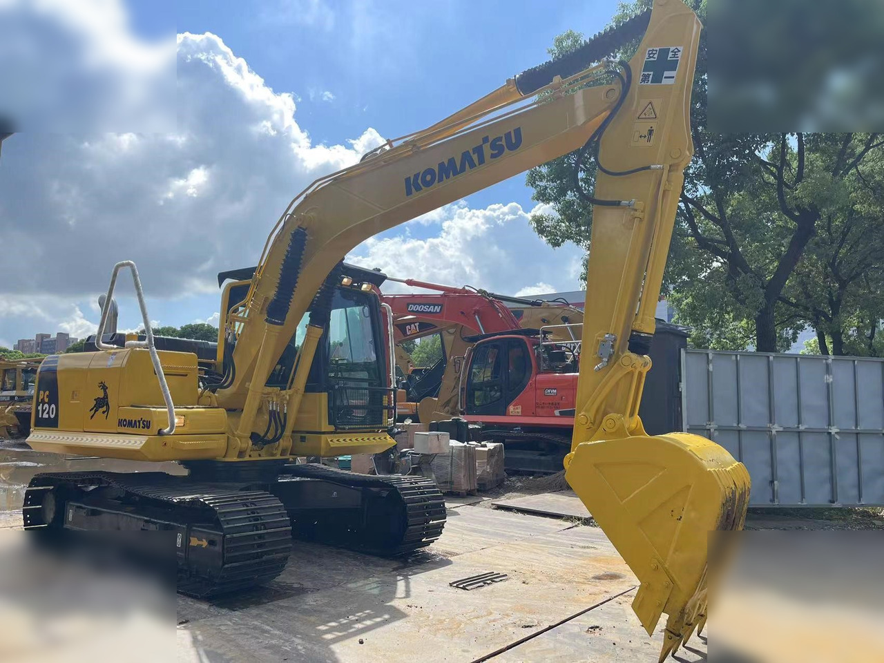 KOMATSU PC120-8 - Ερπυστριοφόρος εκσκαφέας: φωτογραφία 3 KOMATSU PC120-8 - Ερπυστριοφόρος εκσκαφέας: φωτογραφία 3