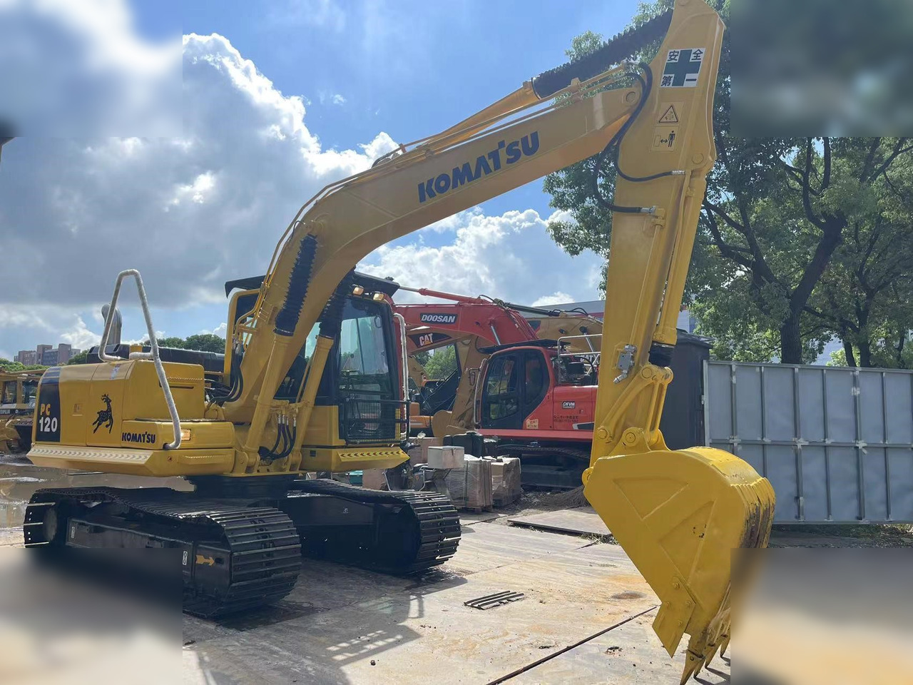 KOMATSU PC120-8 - Ερπυστριοφόρος εκσκαφέας: φωτογραφία 2 KOMATSU PC120-8 - Ερπυστριοφόρος εκσκαφέας: φωτογραφία 2