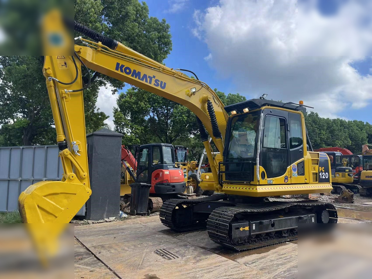 KOMATSU PC120-8 - Ερπυστριοφόρος εκσκαφέας: φωτογραφία 2 KOMATSU PC120-8 - Ερπυστριοφόρος εκσκαφέας: φωτογραφία 2