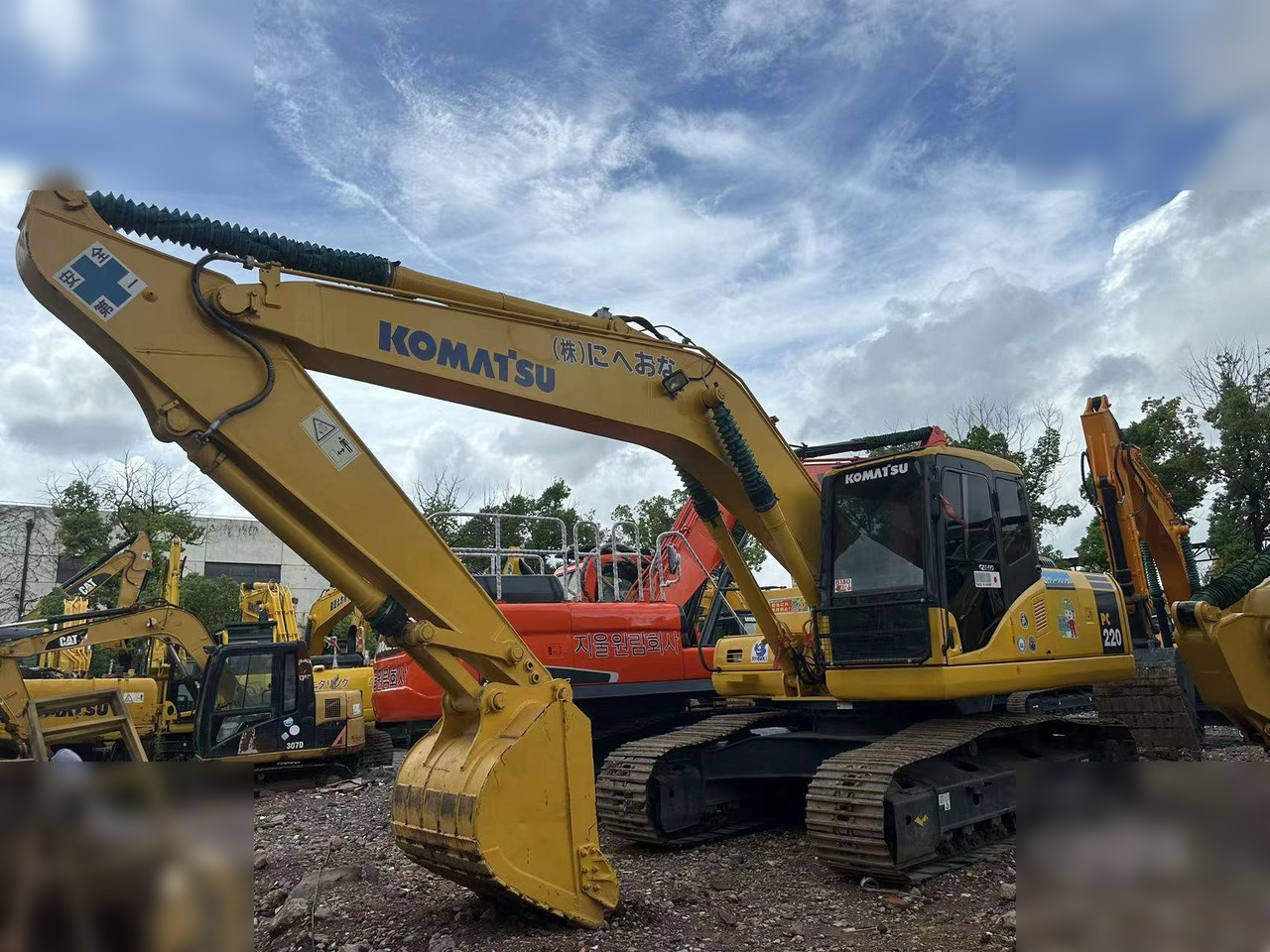 KOMATSU PC220-7 - Ερπυστριοφόρος εκσκαφέας: φωτογραφία 1 KOMATSU PC220-7 - Ερπυστριοφόρος εκσκαφέας: φωτογραφία 1